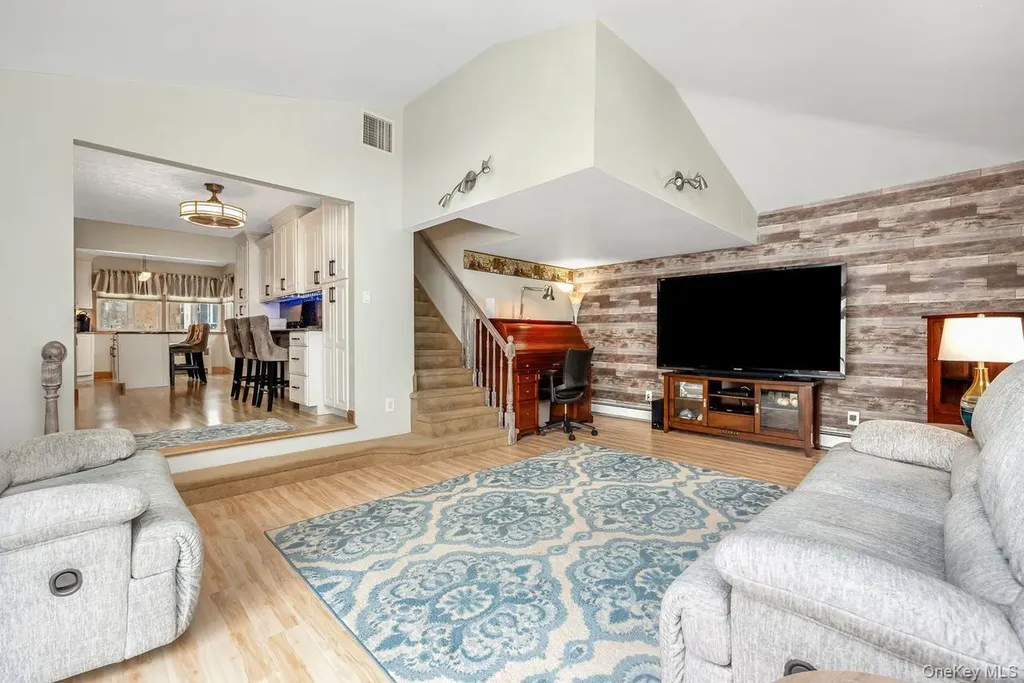 17 Willis Avenue Ronkonkoma NY 11779
