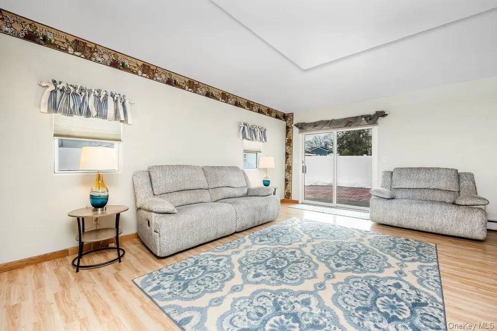 17 Willis Avenue Ronkonkoma NY 11779