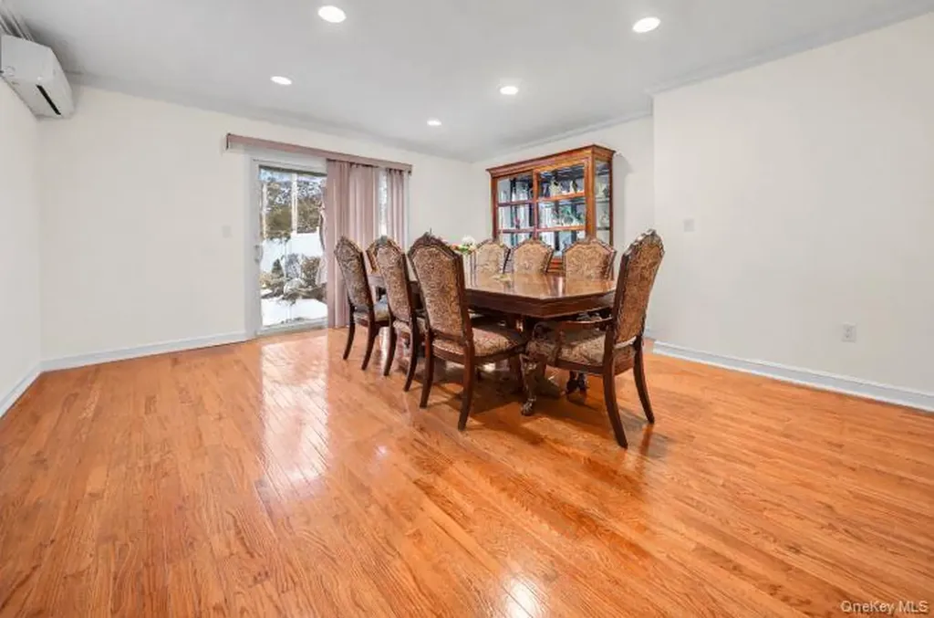 6404 136th Street Flushing NY 11367