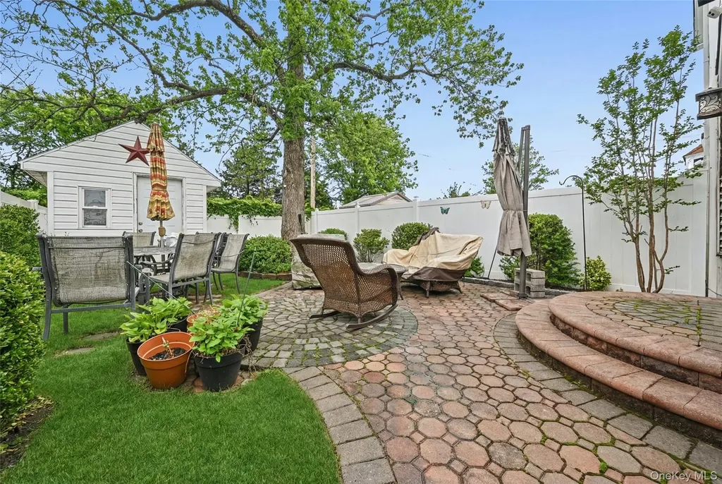 6404 136th Street Flushing NY 11367