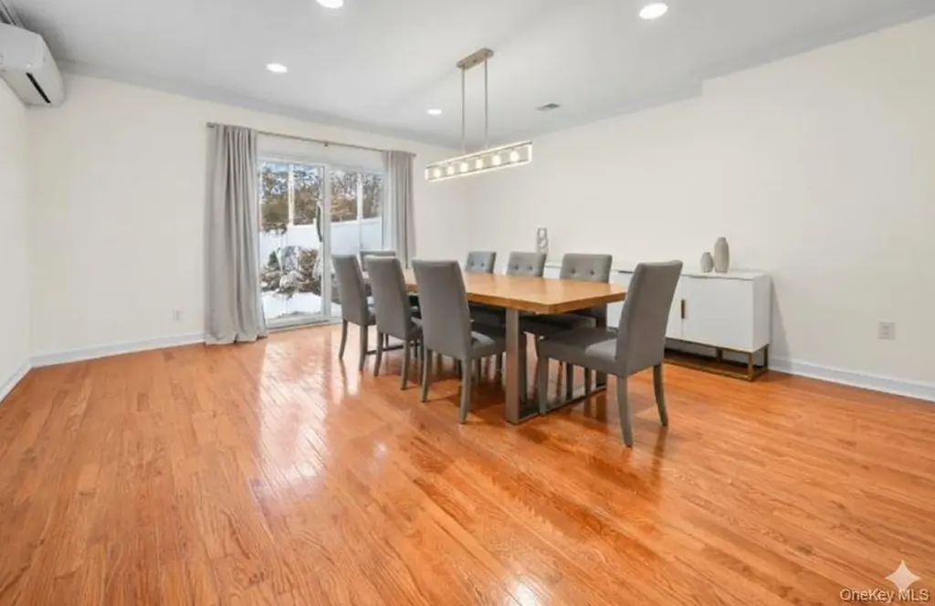 6404 136th Street Flushing NY 11367