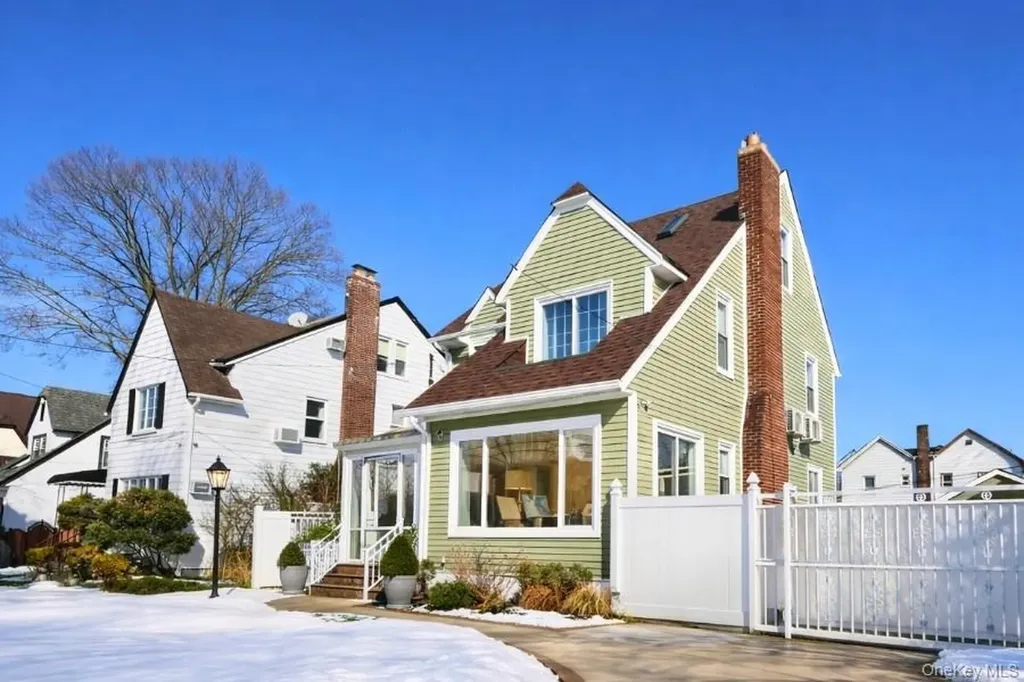 29-35 162nd Street Flushing NY 11358