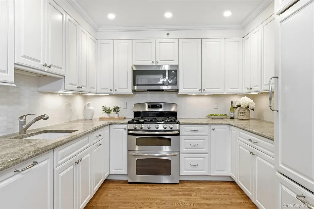 12 Brook Hills Circle White Plains NY 10605
