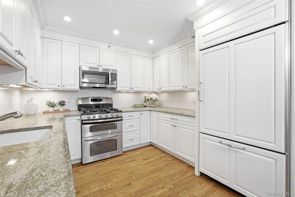 12 Brook Hills Circle White Plains NY 10605
