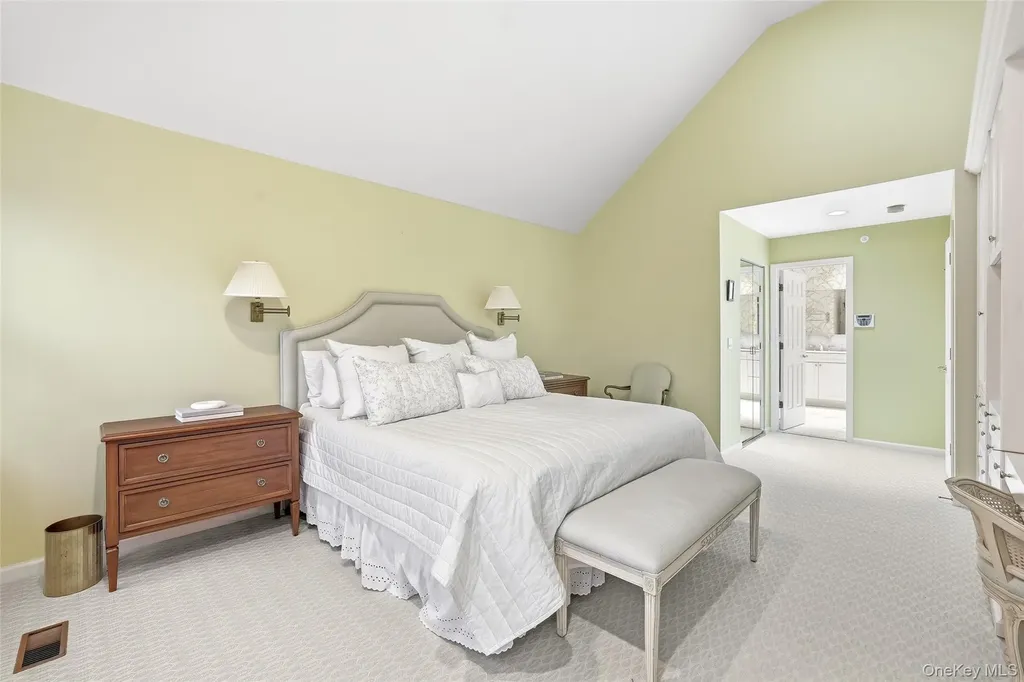 12 Brook Hills Circle White Plains NY 10605