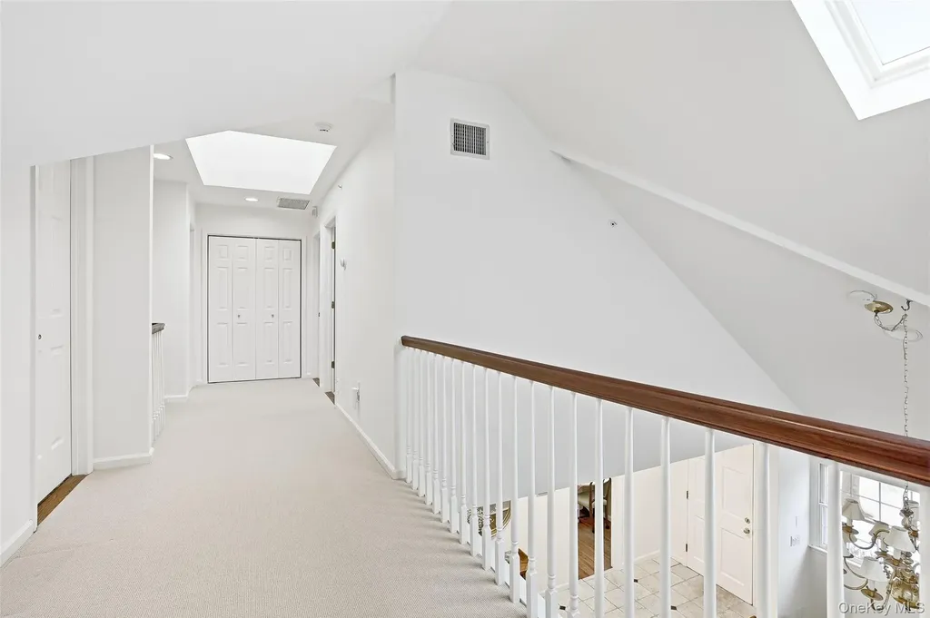 12 Brook Hills Circle White Plains NY 10605
