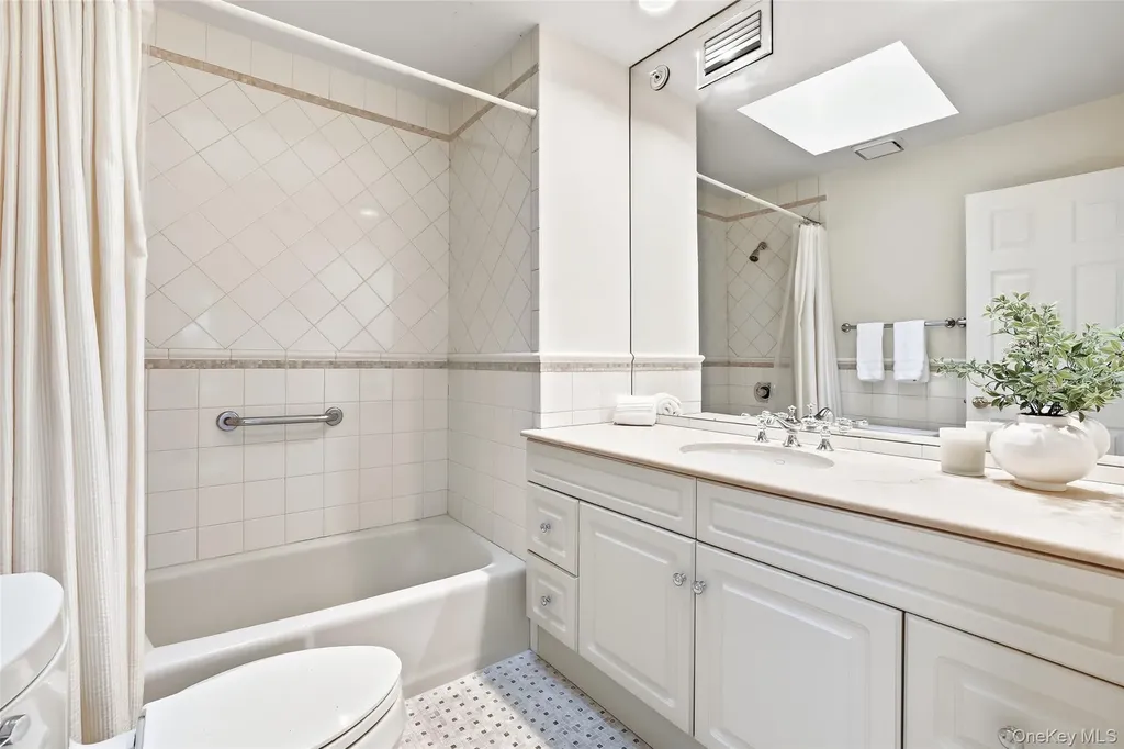 12 Brook Hills Circle White Plains NY 10605