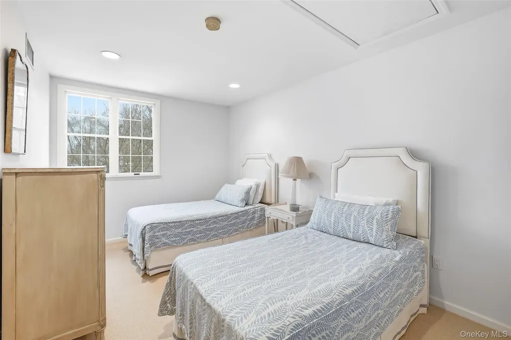 12 Brook Hills Circle White Plains NY 10605