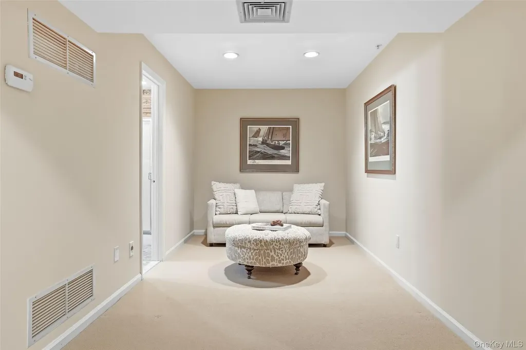 12 Brook Hills Circle White Plains NY 10605