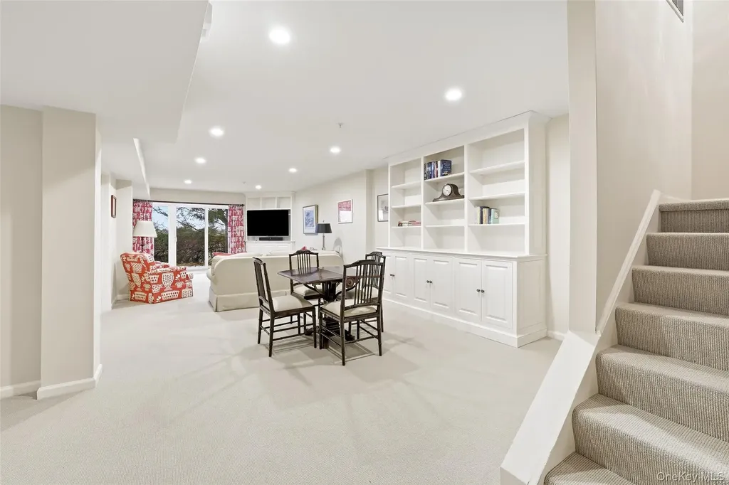 12 Brook Hills Circle White Plains NY 10605