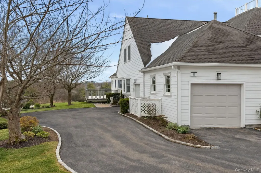 12 Brook Hills Circle White Plains NY 10605