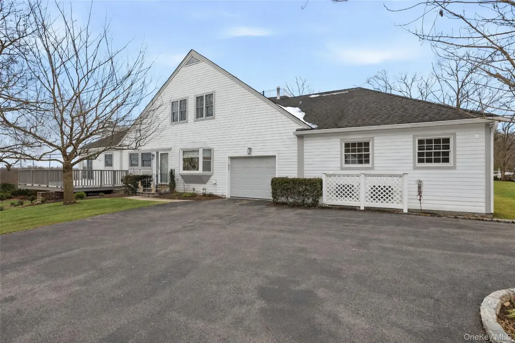 12 Brook Hills Circle White Plains NY 10605