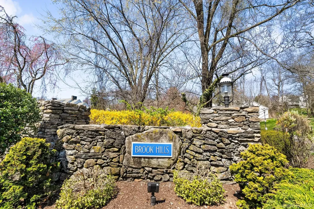 12 Brook Hills Circle White Plains NY 10605