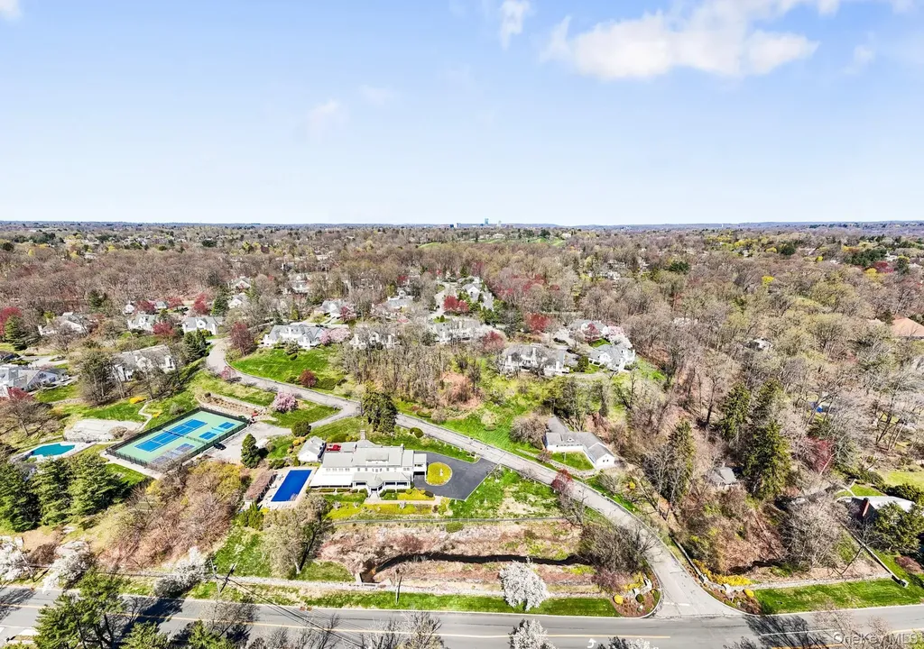 12 Brook Hills Circle White Plains NY 10605