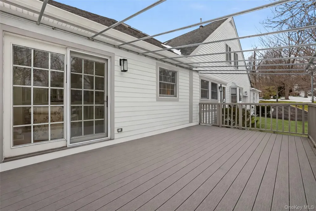 12 Brook Hills Circle White Plains NY 10605
