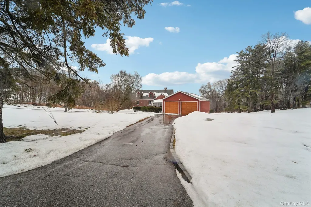 350 Barrett Hill Road Mahopac NY 10541