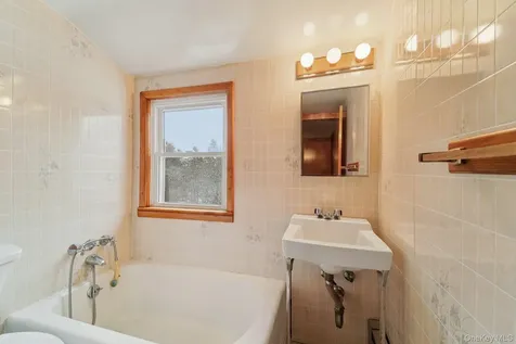 350 Barrett Hill Road Mahopac NY 10541