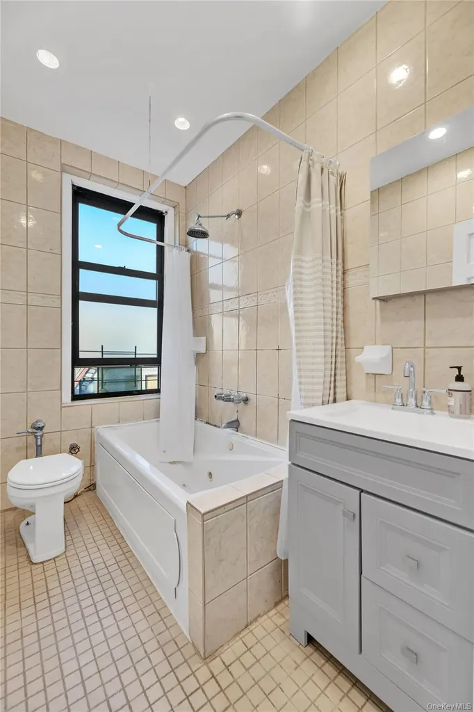 825 Walton Avenue Bronx NY 10451