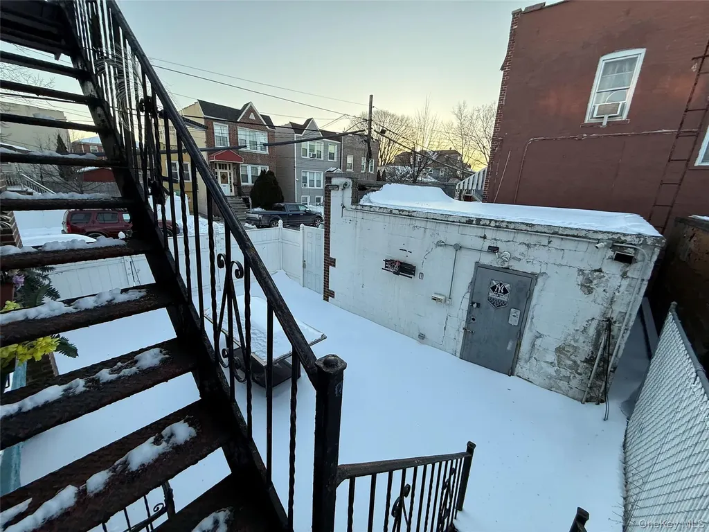 2025 Hobart Avenue Bronx NY 10461