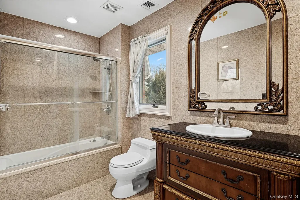 582 Atlantic Avenue Lawrence NY 11559