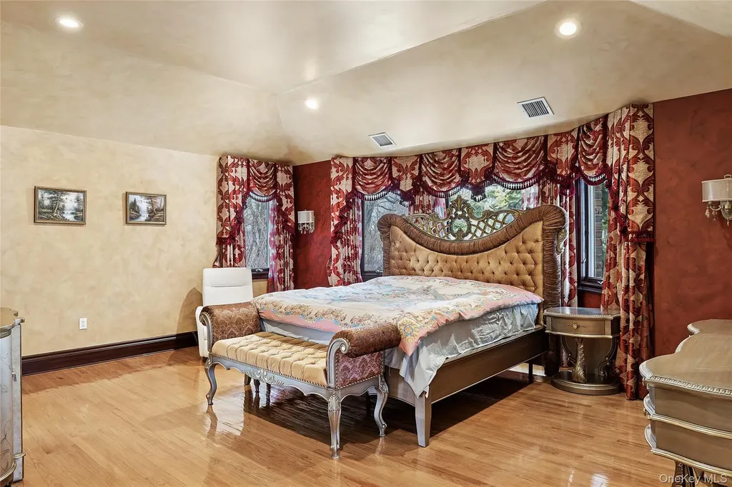 582 Atlantic Avenue Lawrence NY 11559