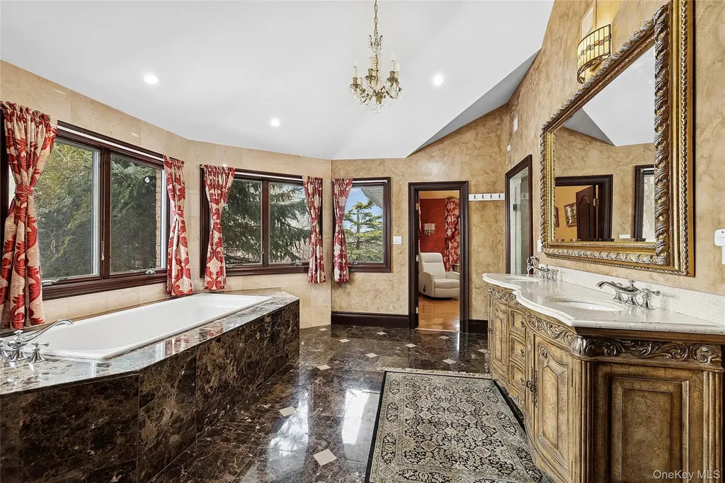 582 Atlantic Avenue Lawrence NY 11559