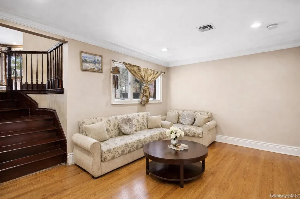 582 Atlantic Avenue Lawrence NY 11559