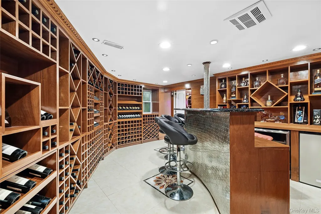 582 Atlantic Avenue Lawrence NY 11559