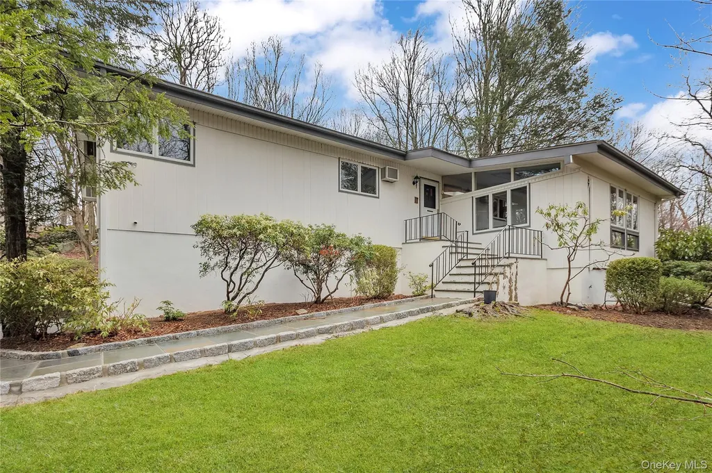 260 Watch Hill Road Cortlandt Manor NY 10567