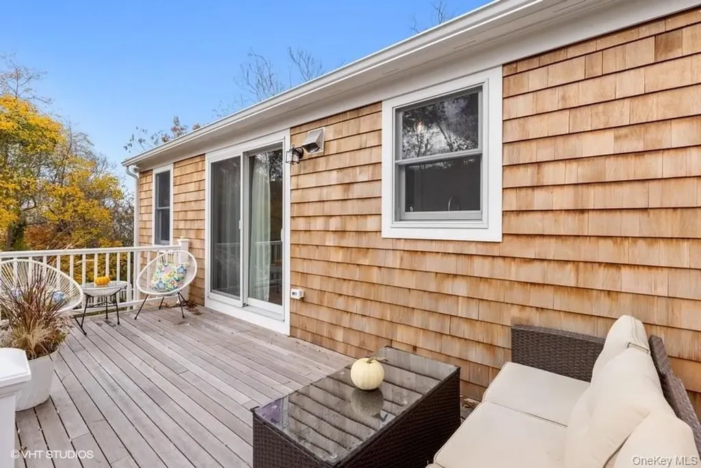 24 Cliff Way Baiting Hollow NY 11933