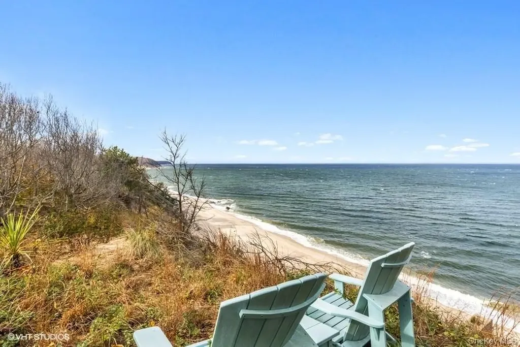 24 Cliff Way Baiting Hollow NY 11933