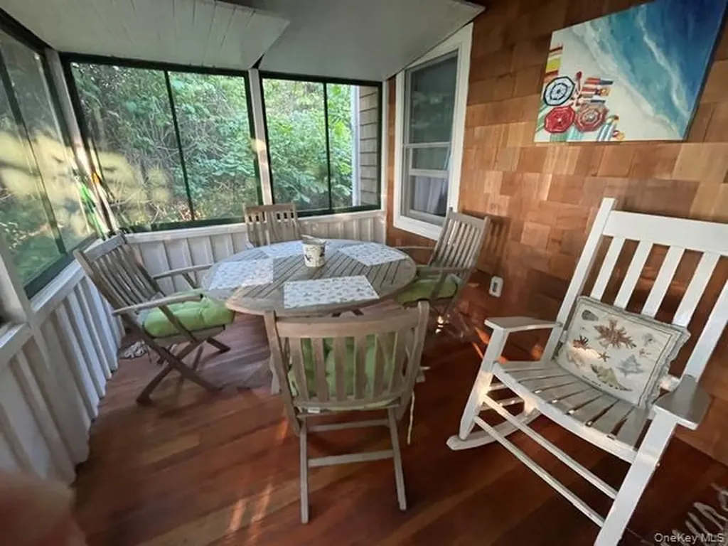 24 Cliff Way Baiting Hollow NY 11933