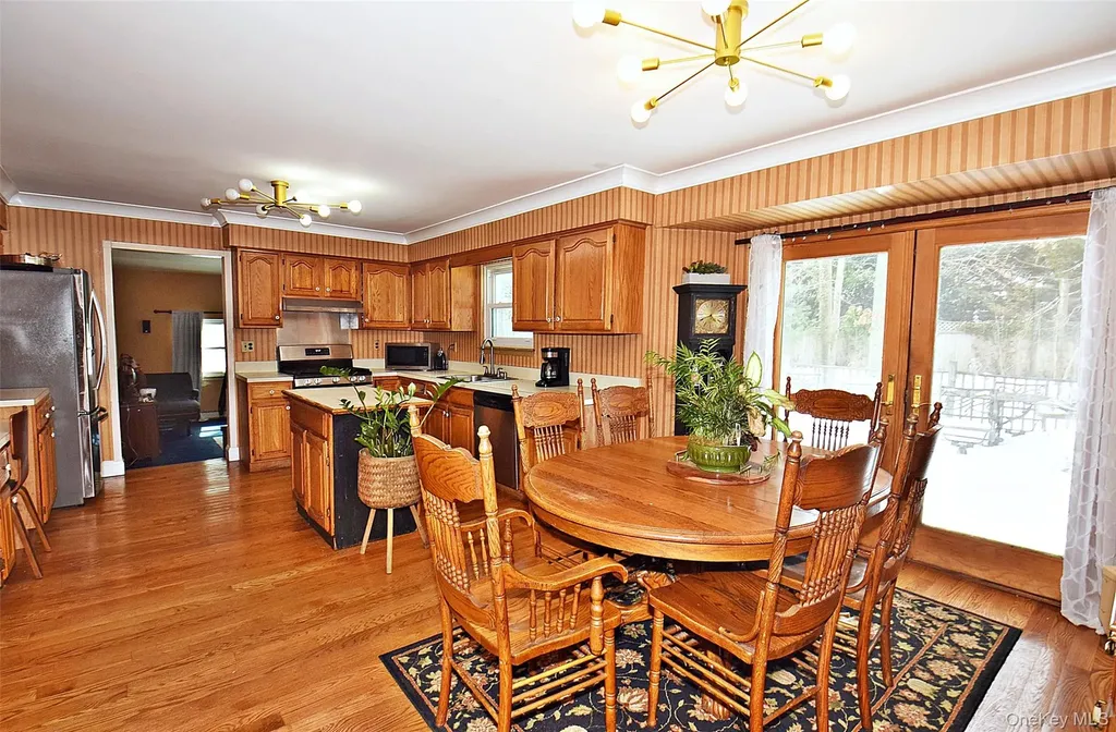 338 Pond Path East Setauket NY 11733