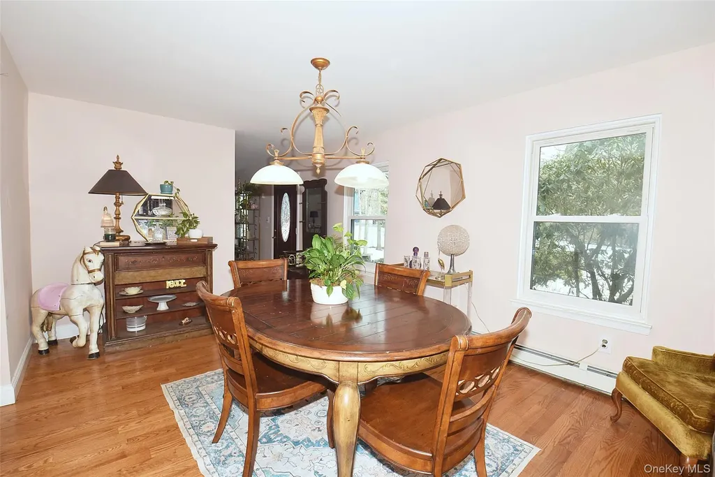 338 Pond Path East Setauket NY 11733