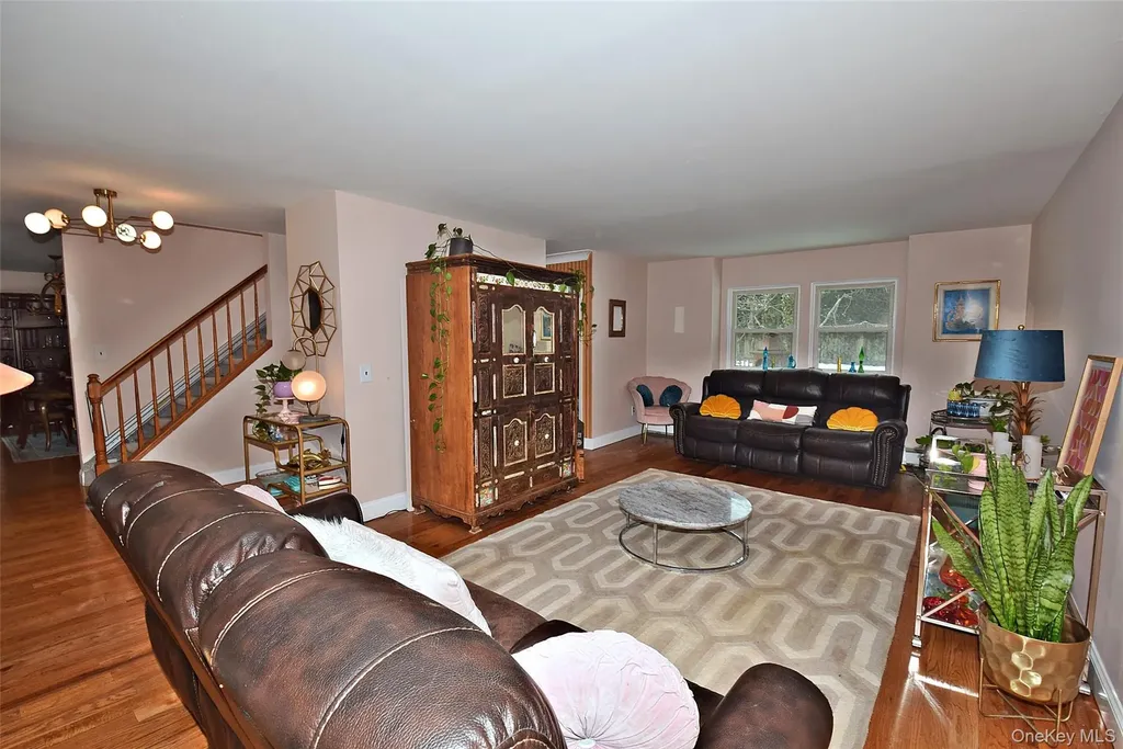 338 Pond Path East Setauket NY 11733