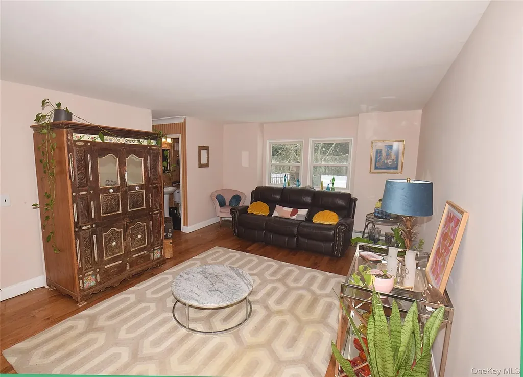 338 Pond Path East Setauket NY 11733
