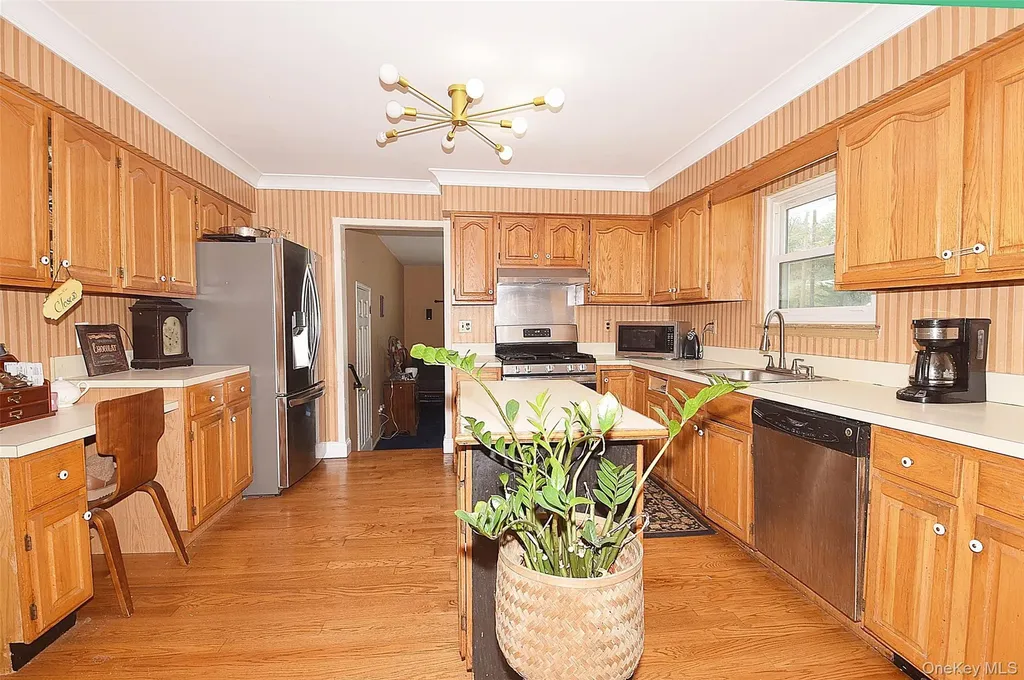 338 Pond Path East Setauket NY 11733