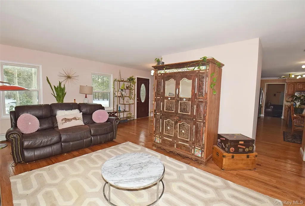 338 Pond Path East Setauket NY 11733