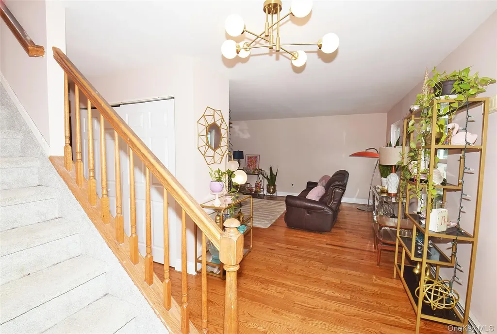 338 Pond Path East Setauket NY 11733