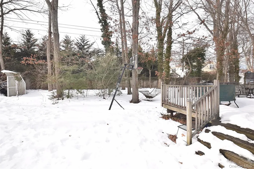 338 Pond Path East Setauket NY 11733