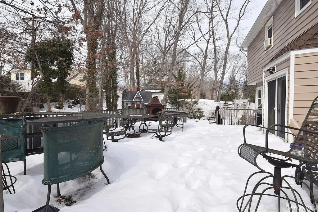 338 Pond Path East Setauket NY 11733