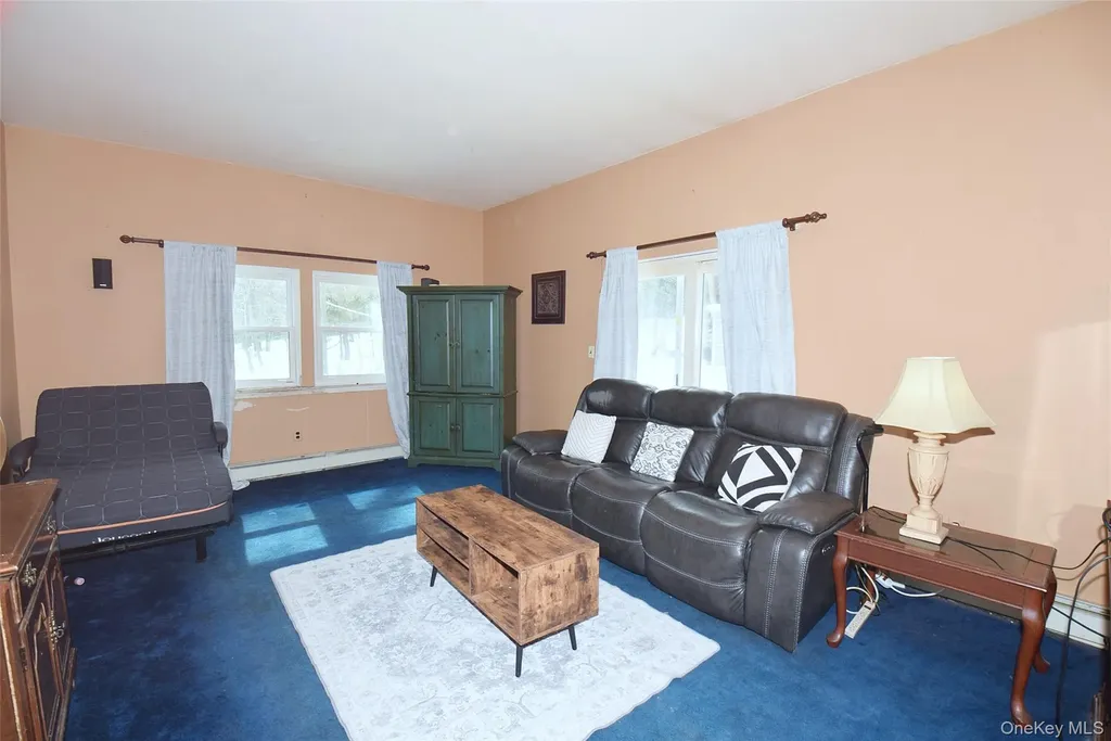 338 Pond Path East Setauket NY 11733