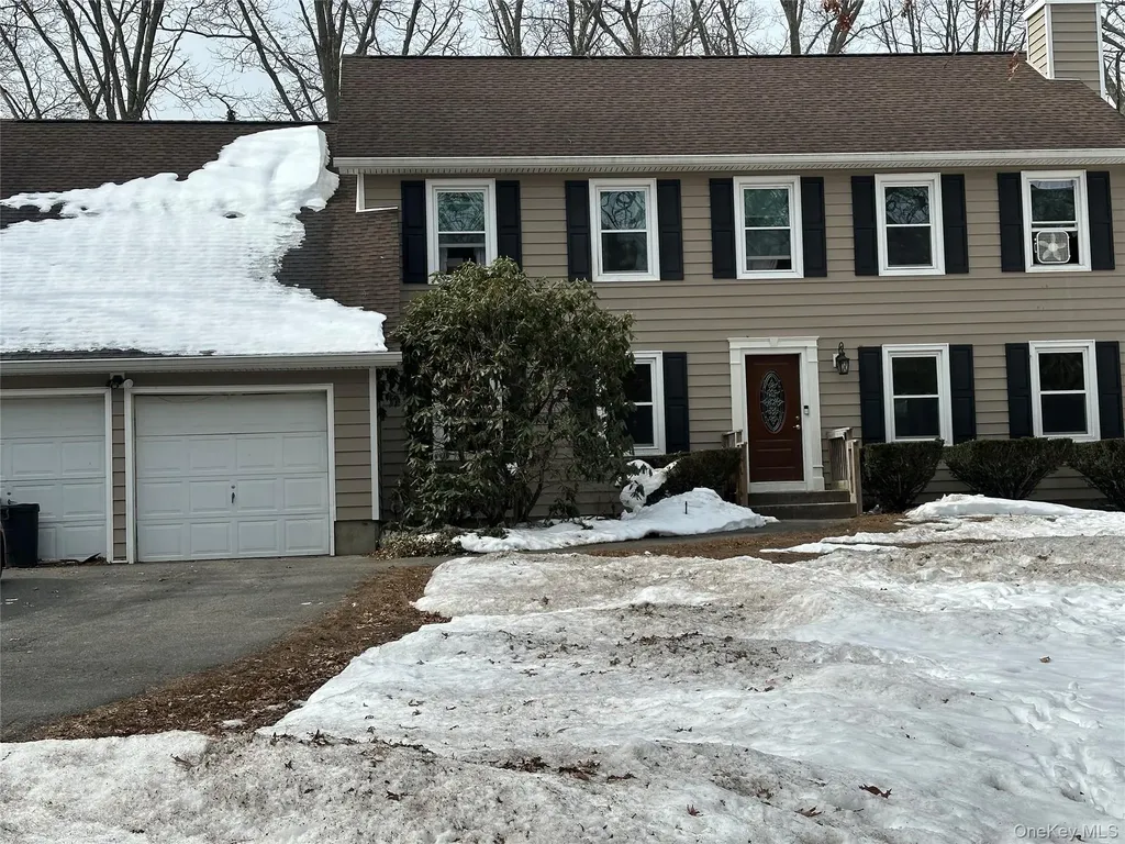338 Pond Path East Setauket NY 11733