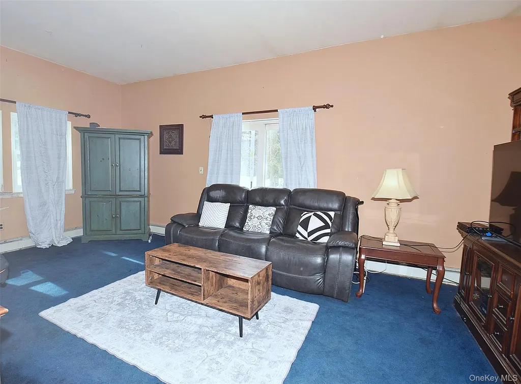 338 Pond Path East Setauket NY 11733