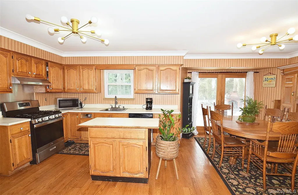 338 Pond Path East Setauket NY 11733