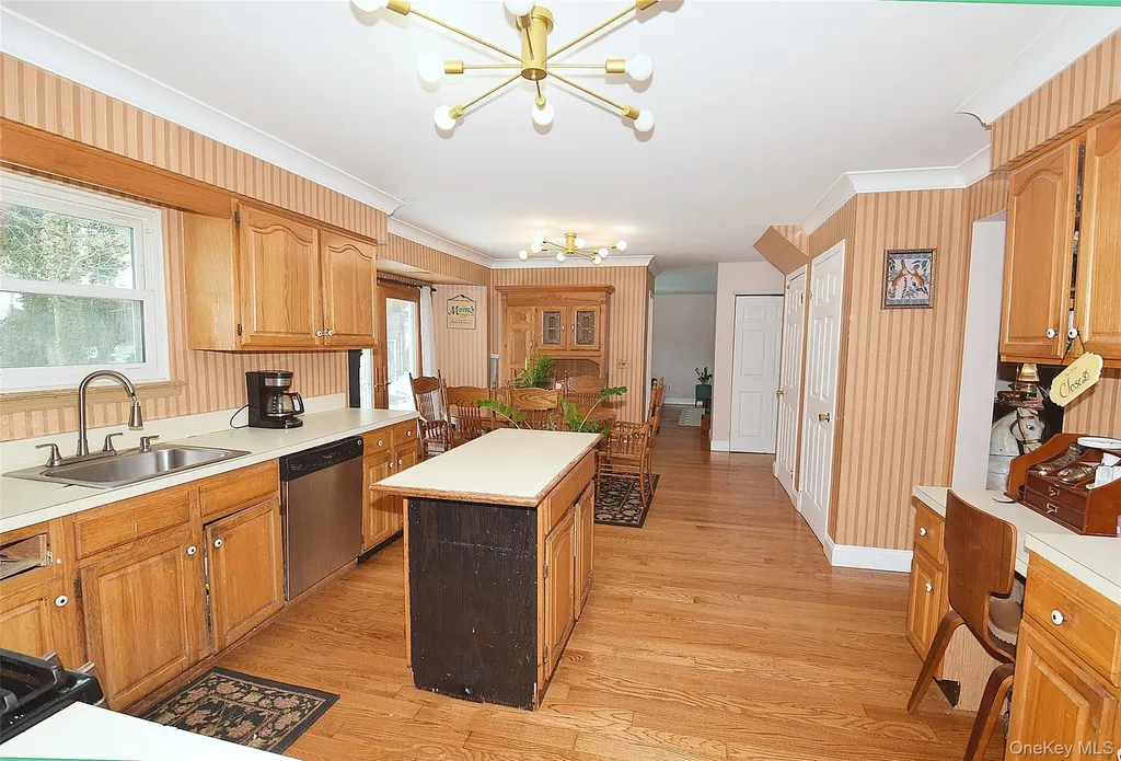 338 Pond Path East Setauket NY 11733