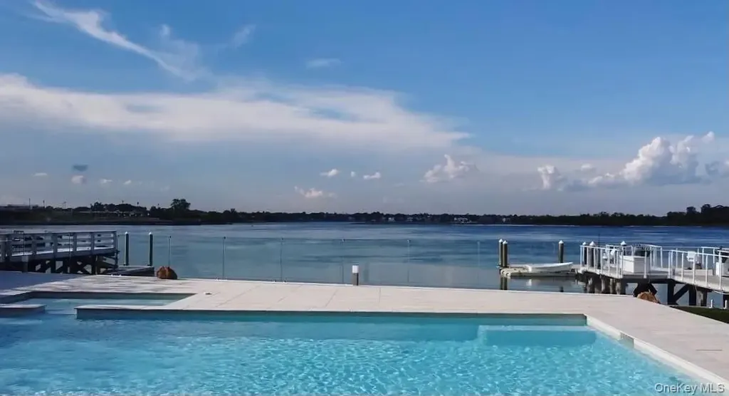 1990 Bay Boulevard Atlantic Beach NY 11509