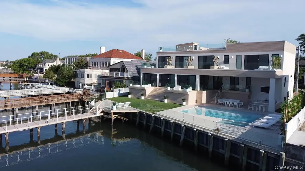 1990 Bay Boulevard Atlantic Beach NY 11509