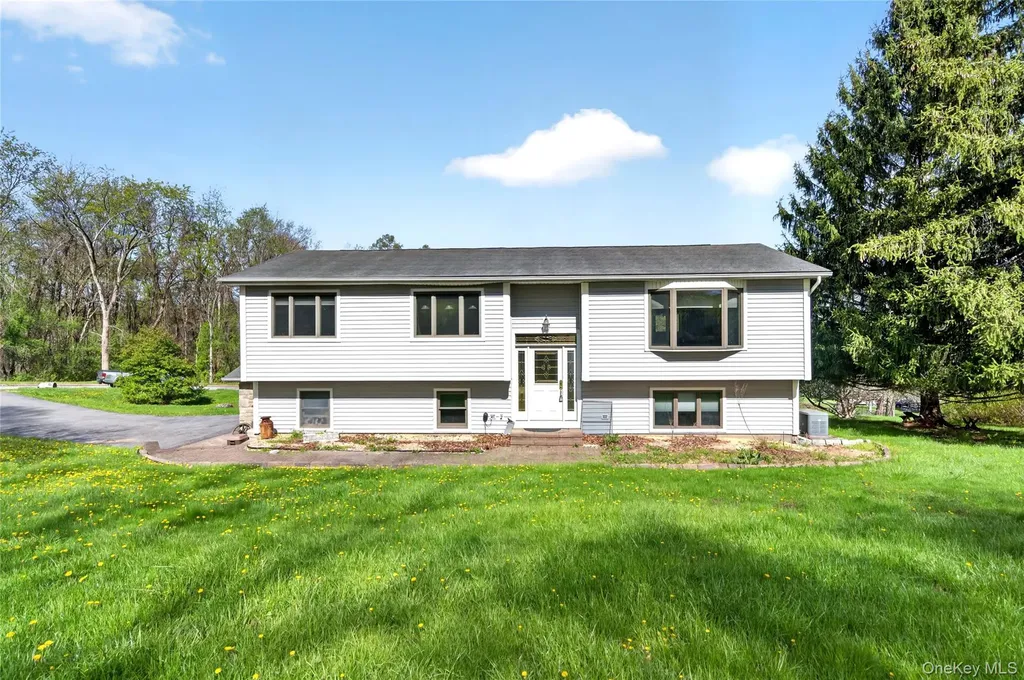 6 Emily Lane Monroe NY 10950