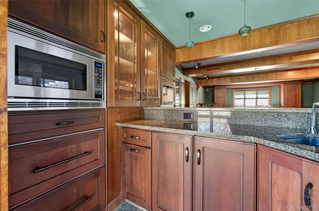 6 Emily Lane Monroe NY 10950